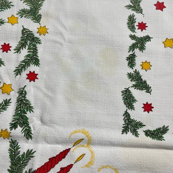 VINTAGE 35”x49” Christmas Table Cloth Great Condition for it’s age a few very - Picture 7 of 7